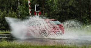 coche lluvia