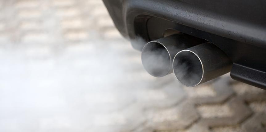 Los coches, cada vez menos contaminantes